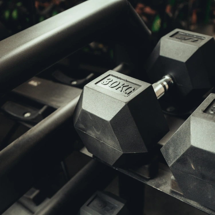 Haltère HEX en fonte avec revêtement en caoutchouc HEX 30 kg - UpForm