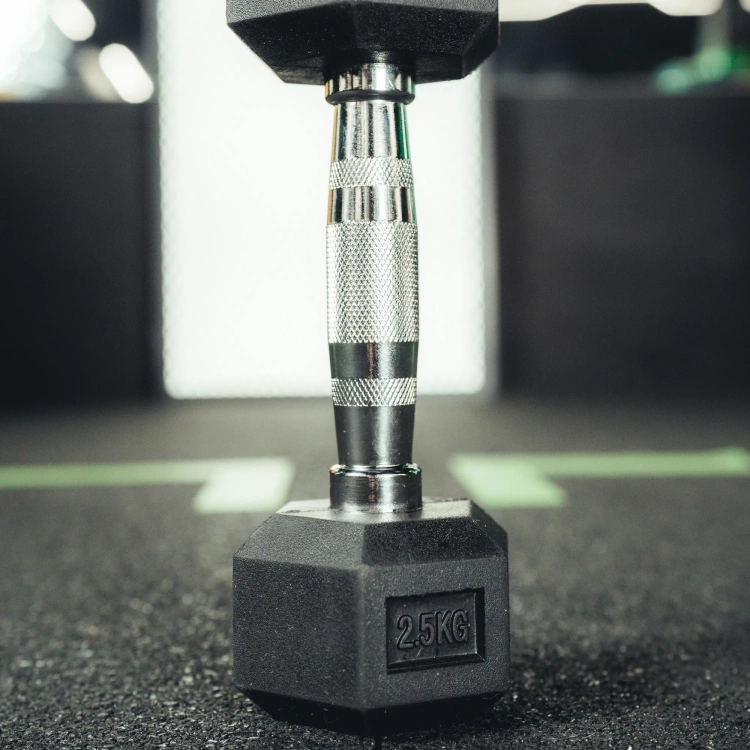 Haltère HEX en fonte avec revêtement en caoutchouc 2,5 kg - UpForm